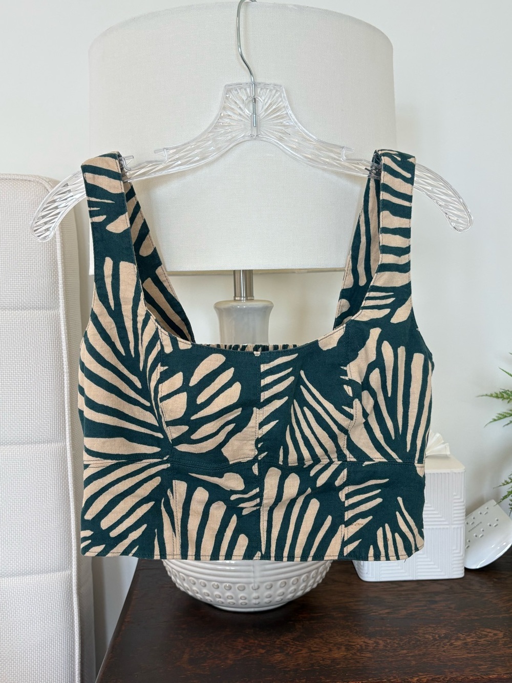 Banana Republic Womens Green and Beige Leaf Patterned Crop Tank Top 2